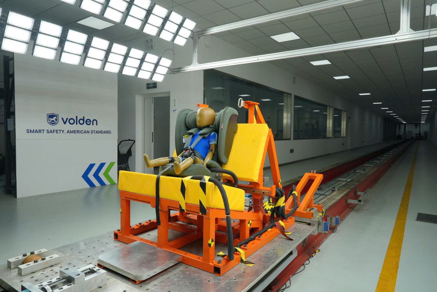 Tại sao Volden lại dành riêng cho ba mẹ Đông Nam Á 8 Hình ảnh Ghế ô tô Volden vượt qua những bài test khắt khe nhất về độ an toàn trước khi tới tay khách hàng